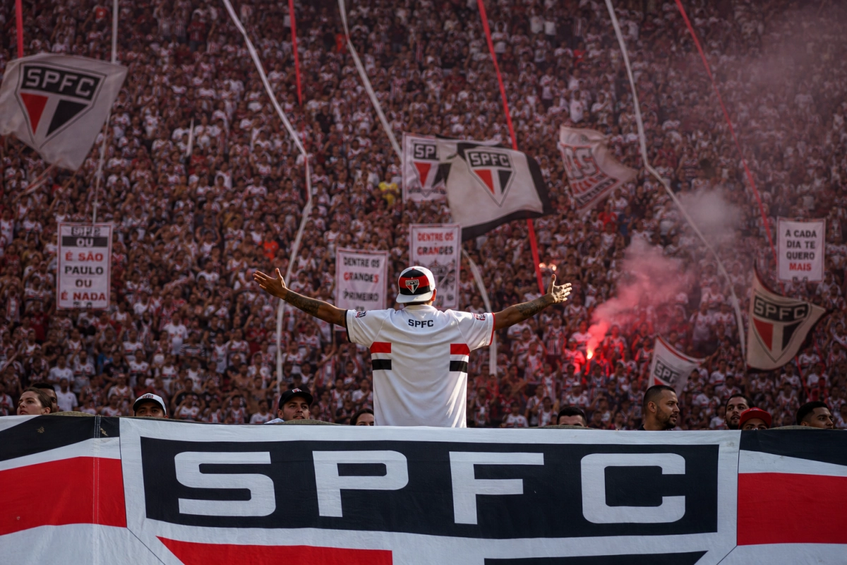 A influência da torcida do São Paulo nos jogos, nas finanças e nas decisões do clube